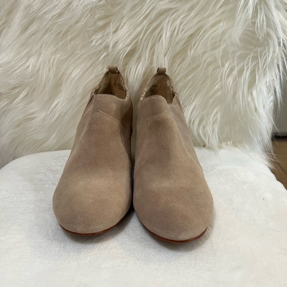 AUDREY BROOKE booties size 71/2M  cream - Picture 9 of 17